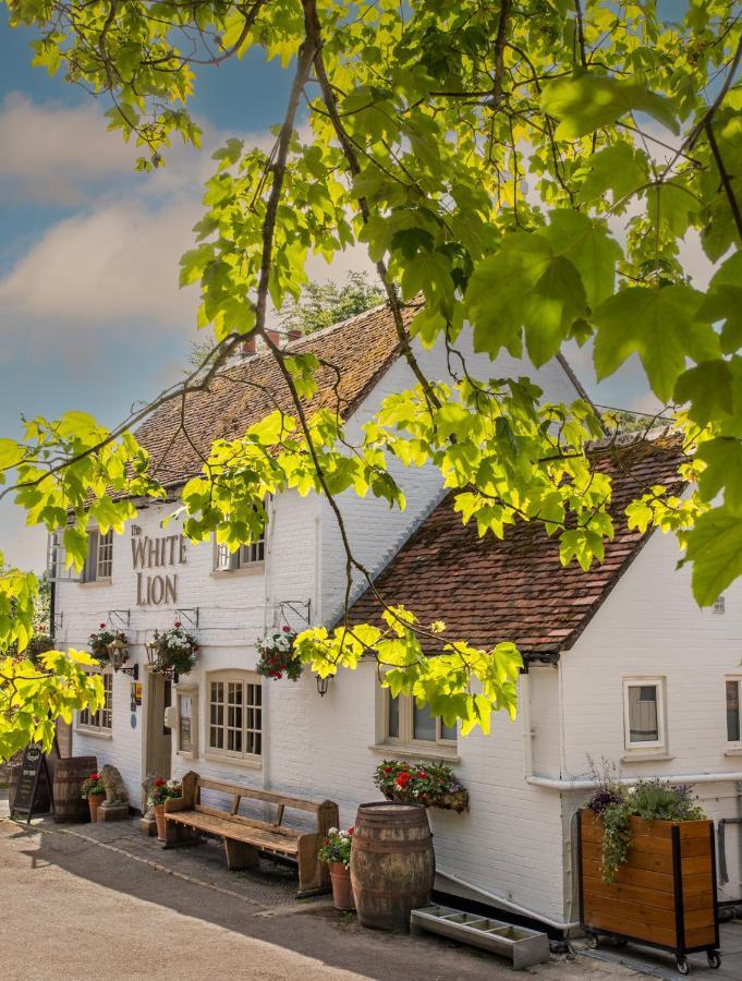 The White Lion, Soberton Hotel Exterior photo