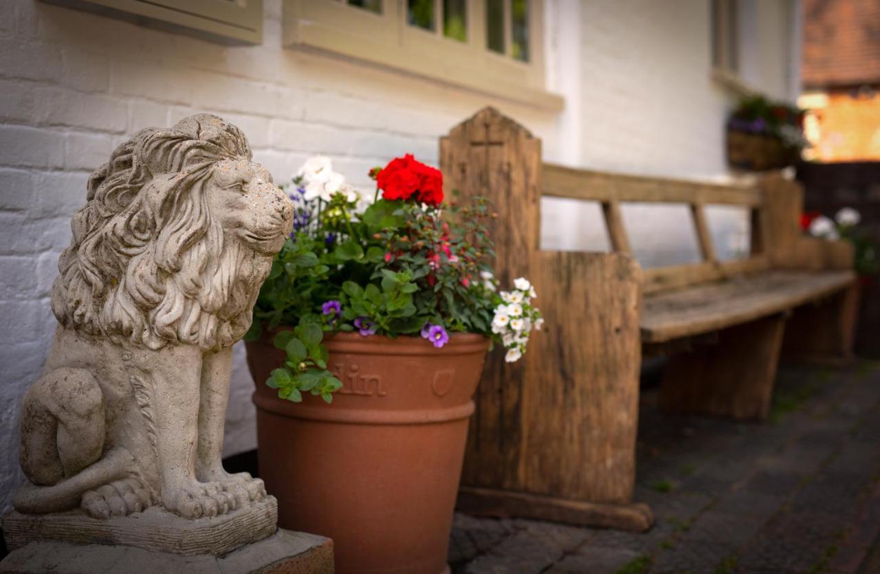 The White Lion, Soberton Hotel Exterior photo