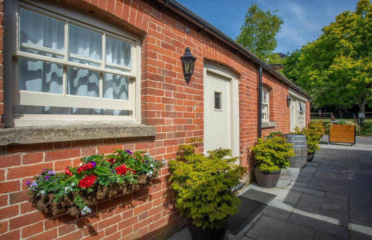 The White Lion, Soberton Hotel Exterior photo