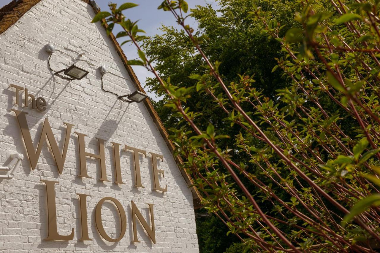 The White Lion, Soberton Hotel Exterior photo